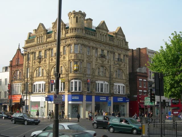 Holloway taxi passenger travelling with Bluebird Cars