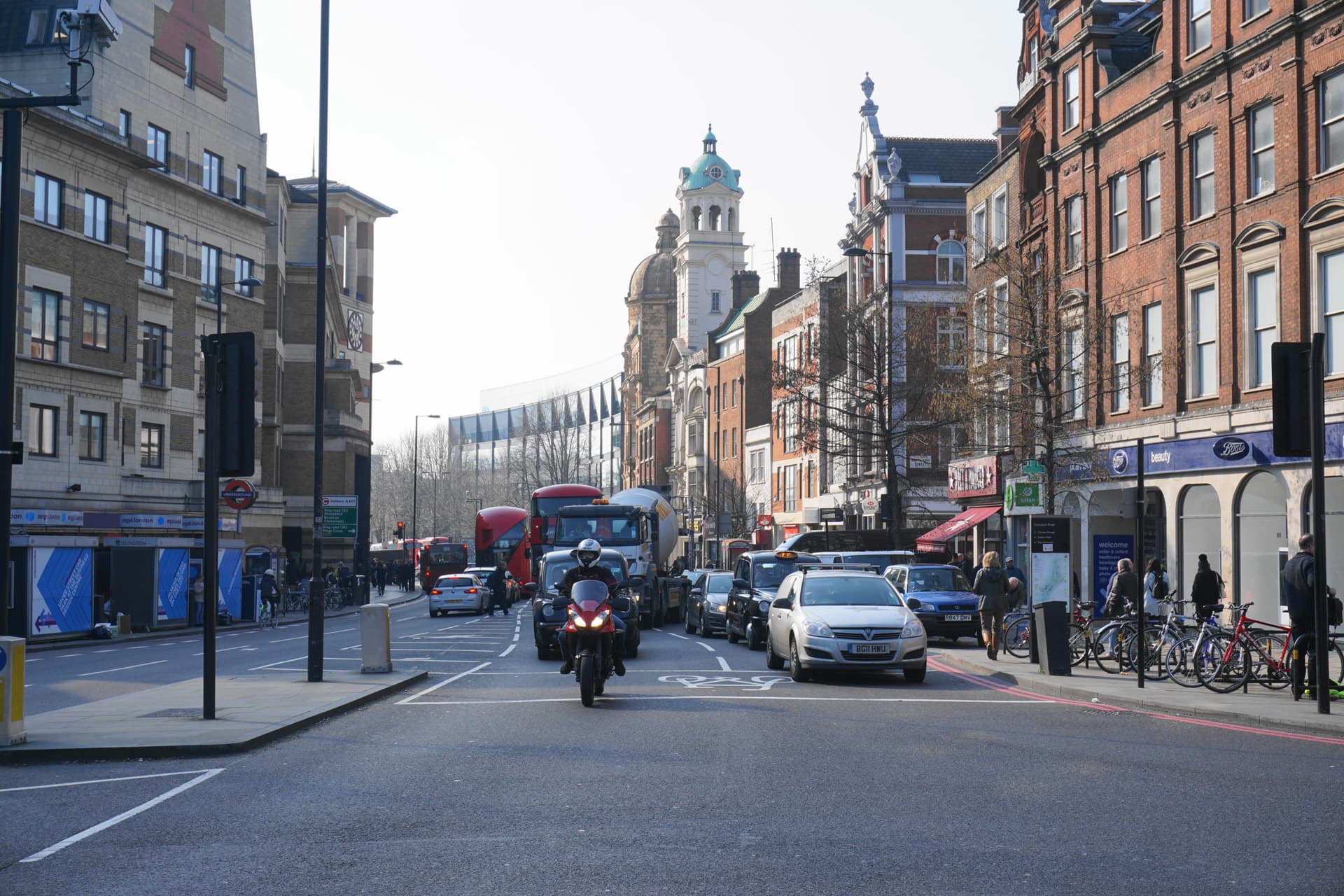 Islington taxi passenger travelling with Bluebird Cars