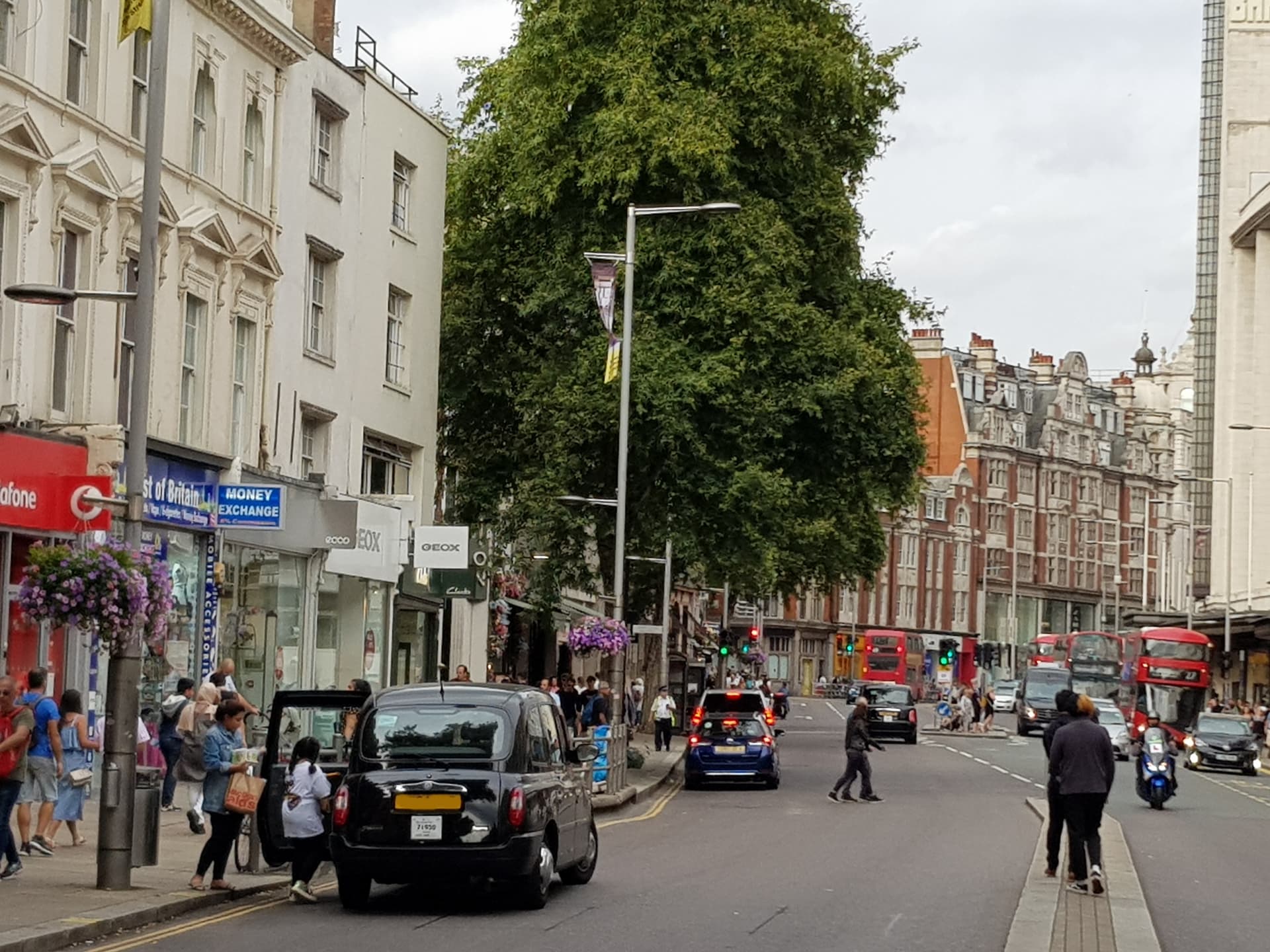 South Kensington taxi passenger travelling with Bluebird Cars