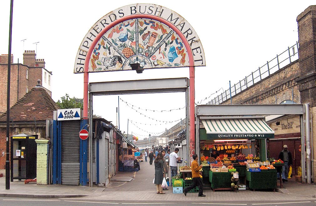 Shepherd's Bush taxi passenger travelling with Bluebird Cars